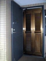 玄関網戸クールドア取付例