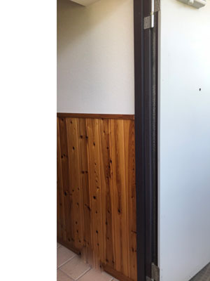 腰板部屋から左