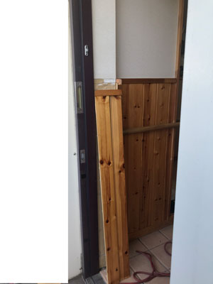 腰板部屋から右