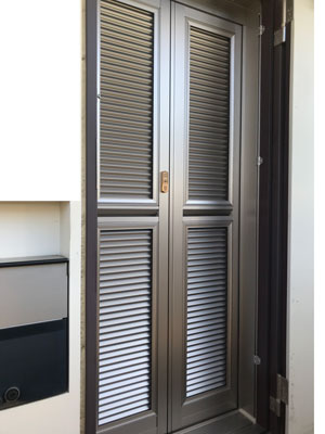 玄関網戸仕上り