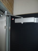 ドアクローザー